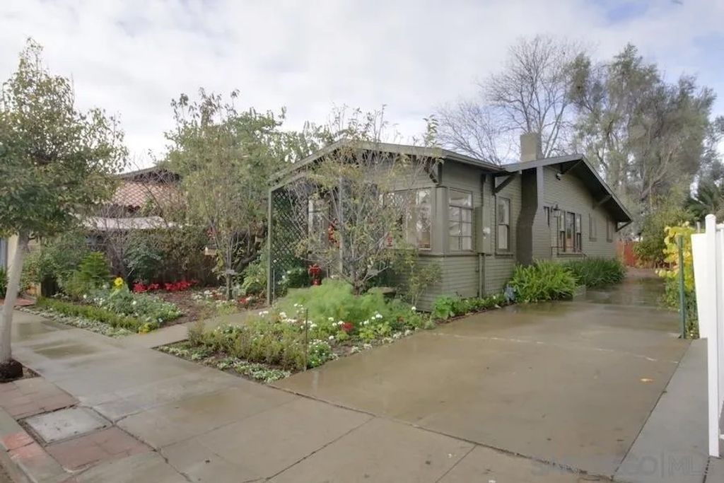 Photo of 3970 Harney Street, San Diego, CA 92110 (MLS # 250045748)