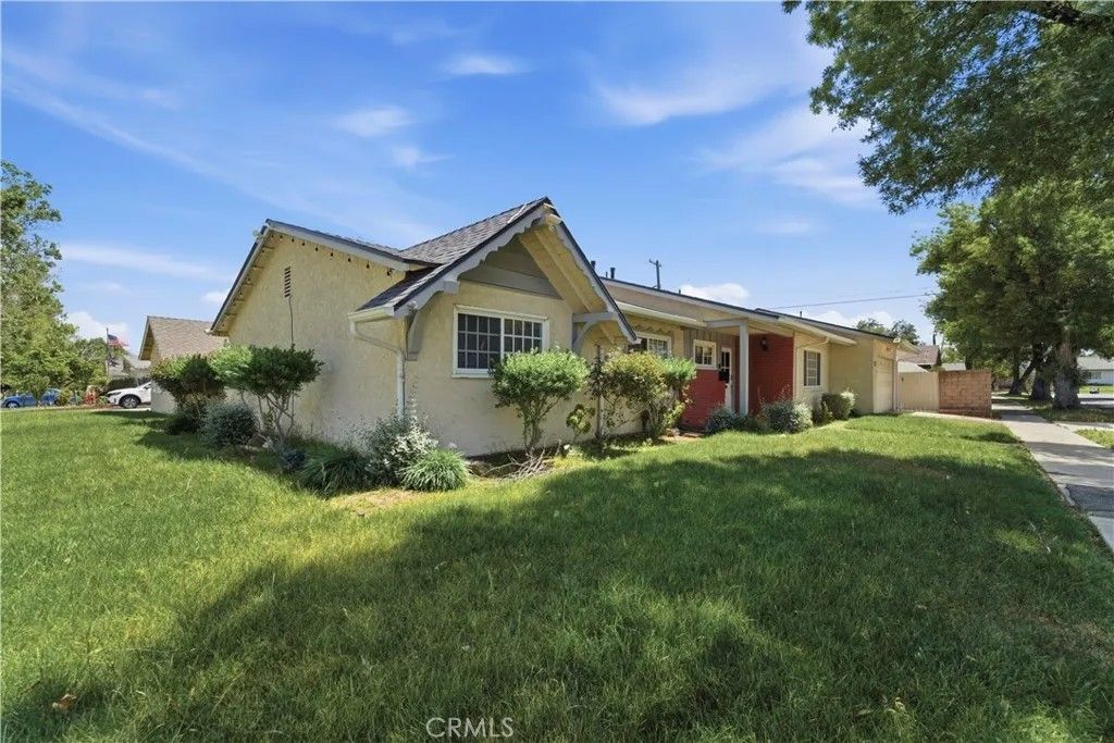 Photo of 6656 Cleomoore, West Hills, CA 91307 (MLS # SR26084314)