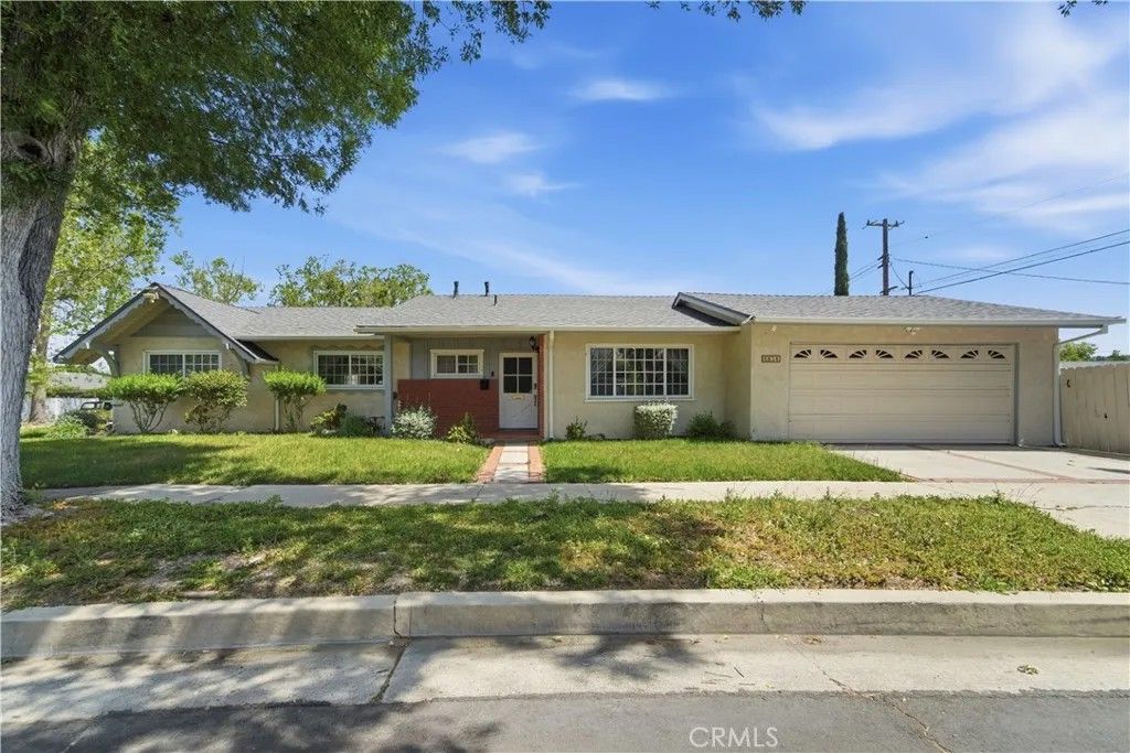 Photo of 6656 Cleomoore, West Hills, CA 91307 (MLS # SR26084314)