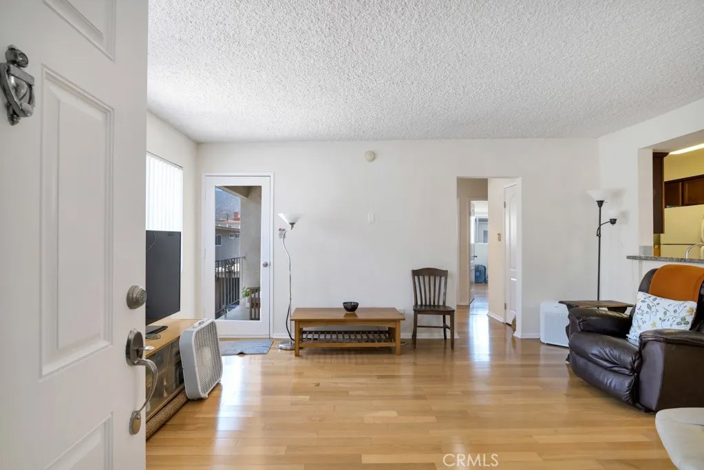 1620 N San Fernando 52