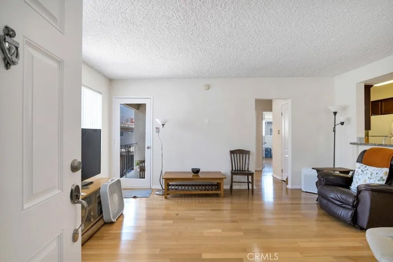 1620 N San Fernando 52