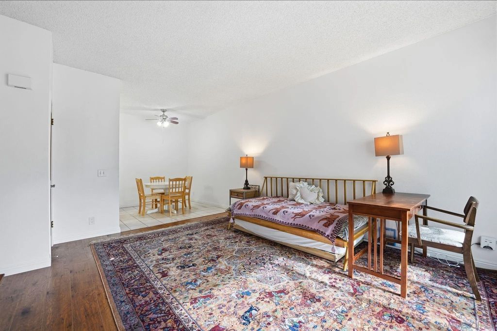 Photo of 8310 Regents Rd #1E, San Diego, CA 92122 (MLS # 250044692)