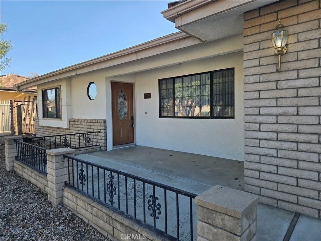 Photo of 727 Chardonnay Place, Hemet, CA 92544 (MLS # CV26050138)