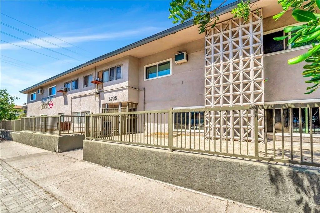 Photo of 6735 Elmer #9, North Hollywood, CA 91606 (MLS # SR26049522)
