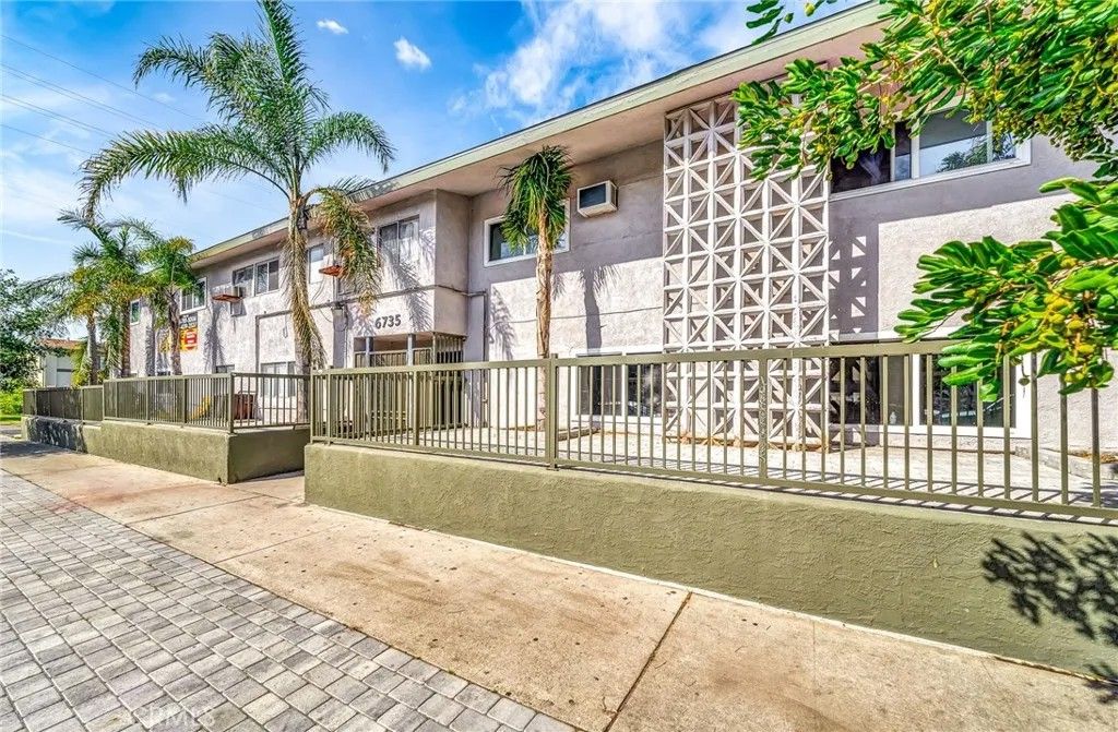 Photo of 6735 Elmer #9, North Hollywood, CA 91606 (MLS # SR26049522)