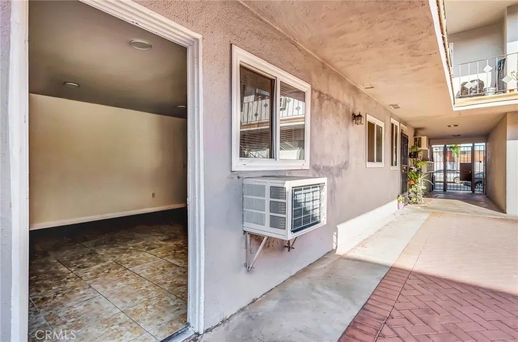 Photo of 6735 Elmer #9, North Hollywood, CA 91606 (MLS # SR26049522)