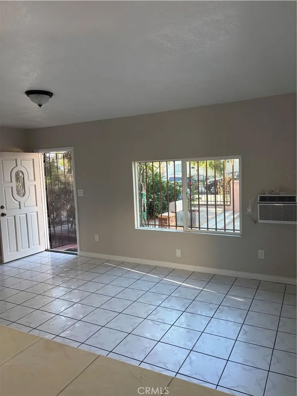 Photo of 7880 N Claybeck Avenue, Sun Valley, CA 91352 (MLS # SR25279184)