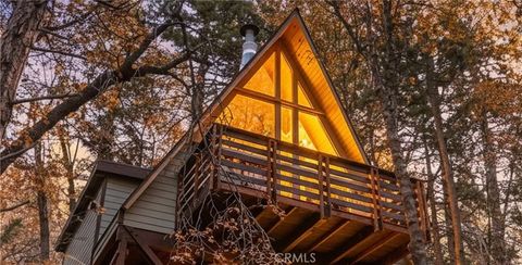 Photo of 32703 Tulip Lane, Arrowbear, CA 92382 (MLS # SR25278942)