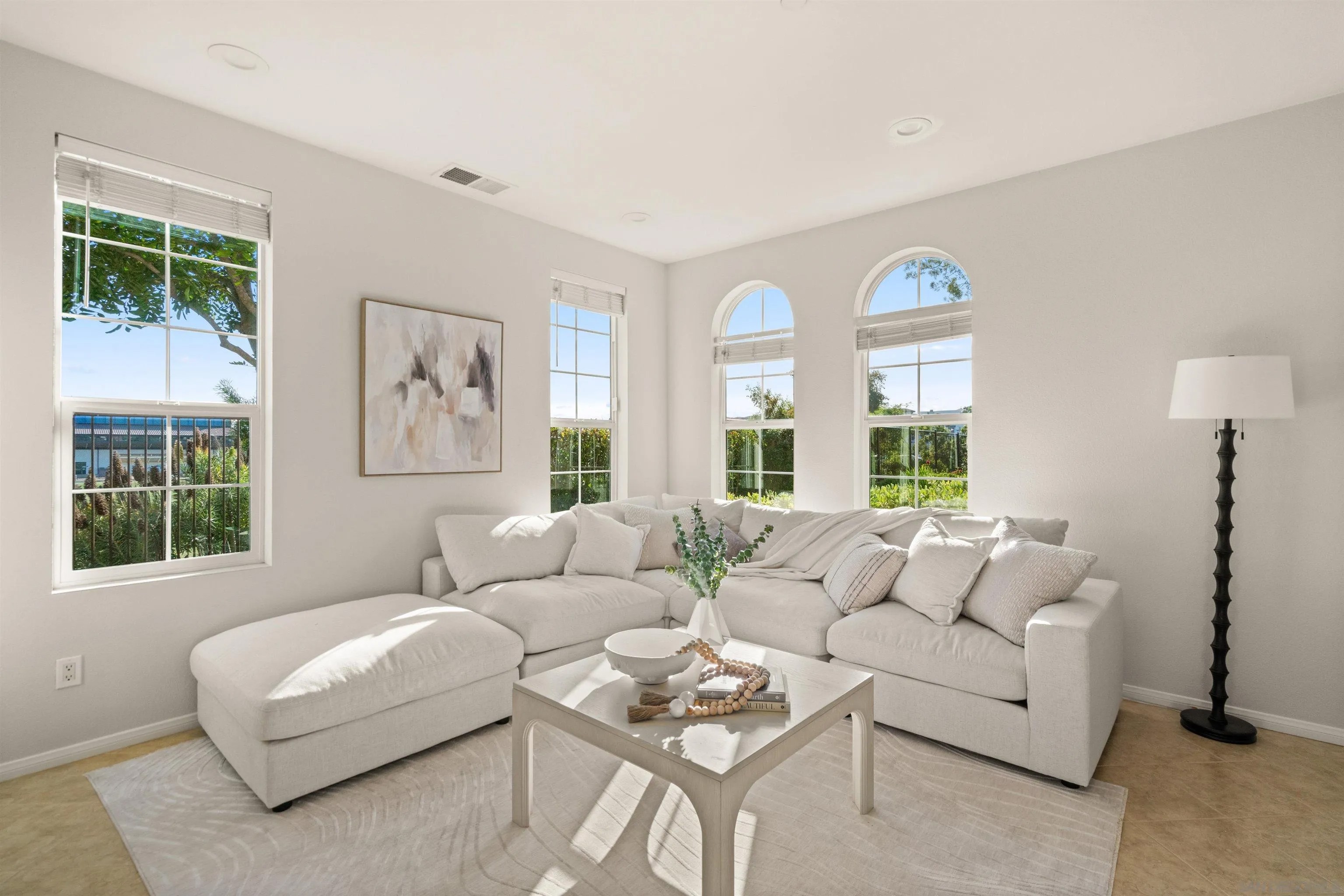 6102 Alida Row