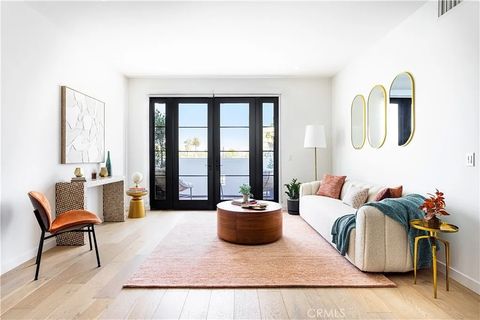 Photo of 1333 S Orange Grove Avenue #211, Los Angeles, CA 90019 (MLS # PF25281326)