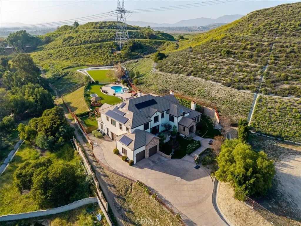 Photo of 10817 W Stallion Ranch Road, Sunland, CA 91040 (MLS # SR26024998)