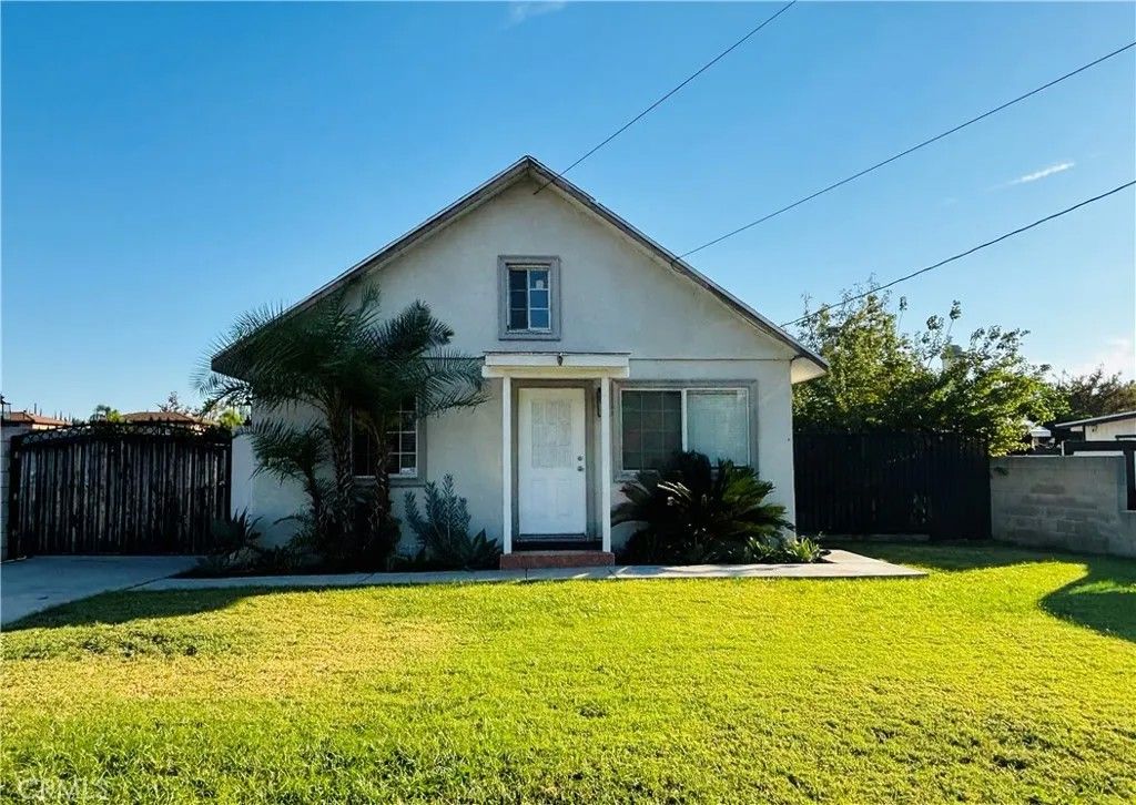 Photo of 2028 E Cienega Ave, Covina, CA 91724 (MLS # WS25272057)