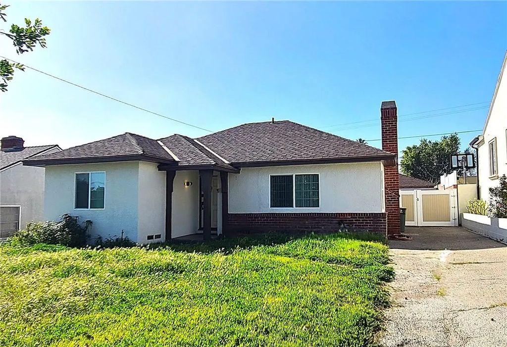 Photo of 2431 N Lamer Street, Burbank, CA 91504 (MLS # GD26010659)