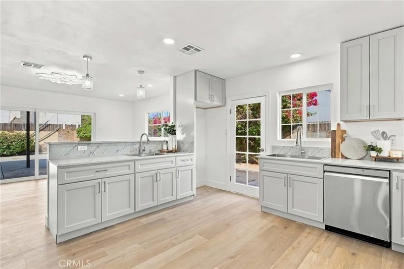 421 Brookhaven Dr