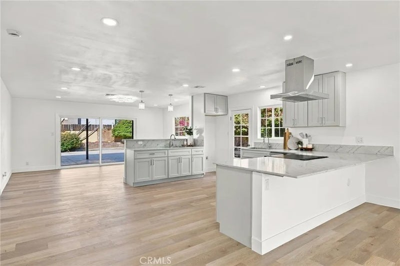 421 Brookhaven Dr