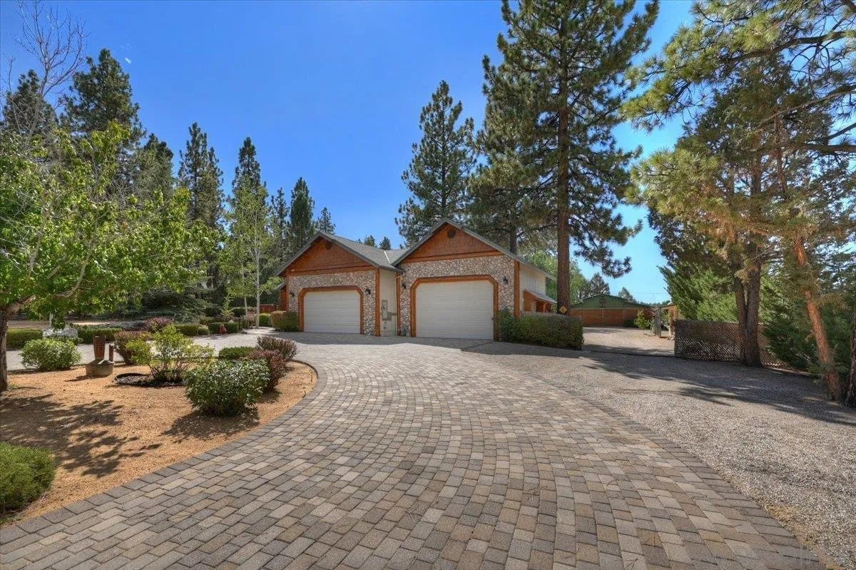 1155 Willow Lane