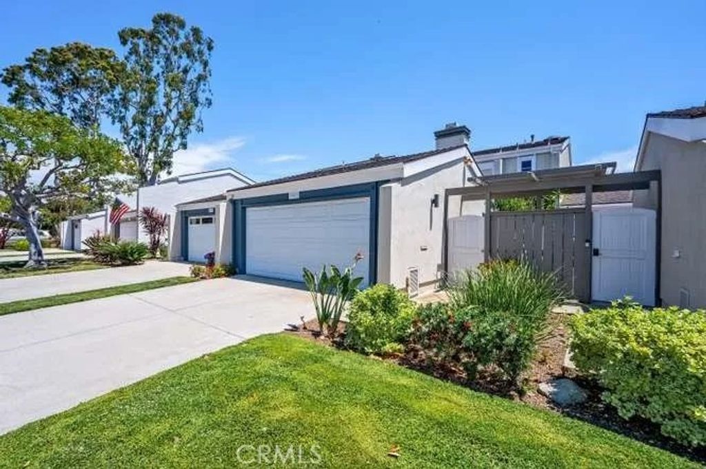 Photo of 19502 Sandcastle LN, Huntington Beach, CA 92648 (MLS # OC26090896)