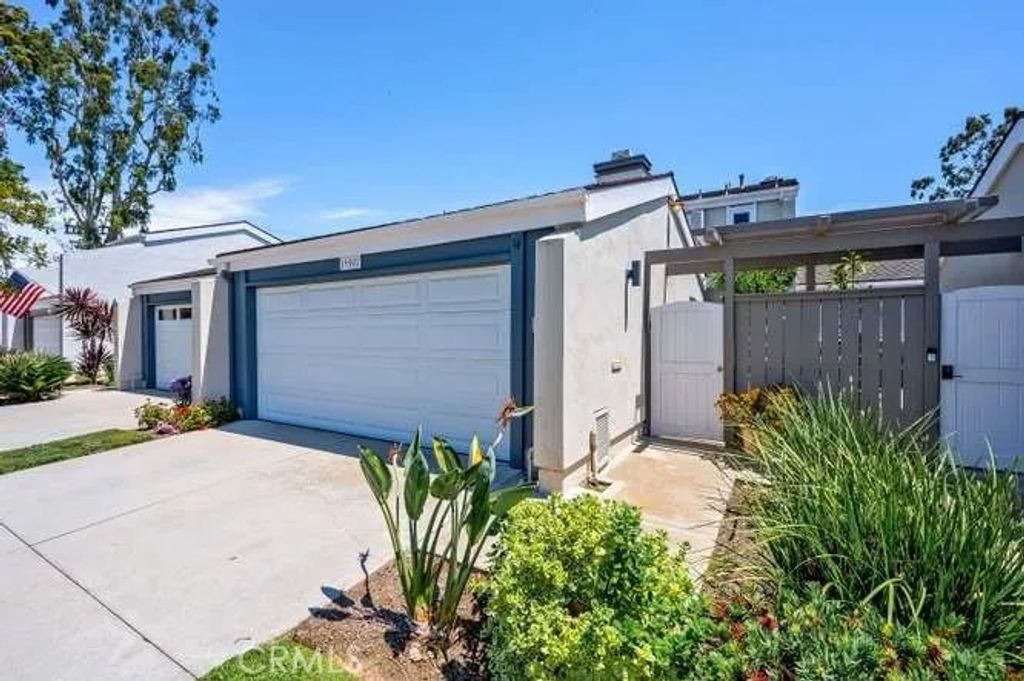 Photo of 19502 Sandcastle LN, Huntington Beach, CA 92648 (MLS # OC26090896)