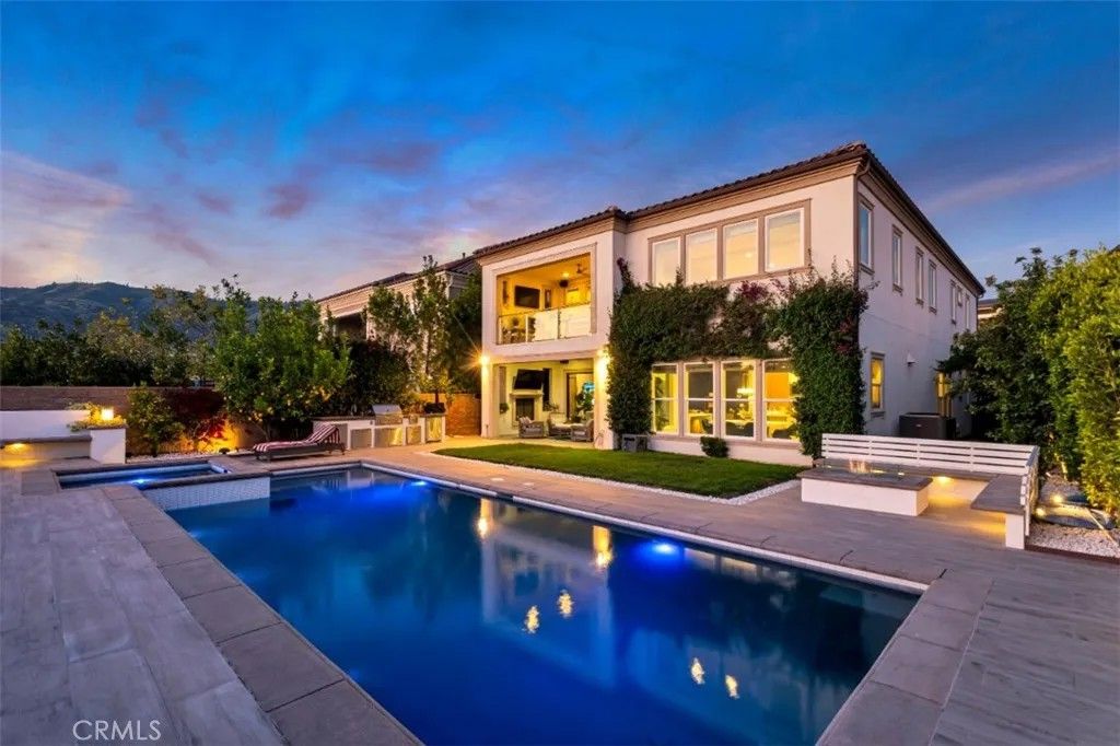 Photo of 11929 Ricasoli Way, Porter Ranch, CA 91326 (MLS # SR25258934)