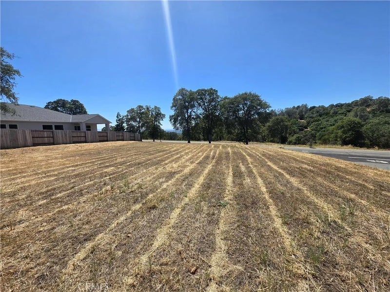 2 Stepping Stone Ct