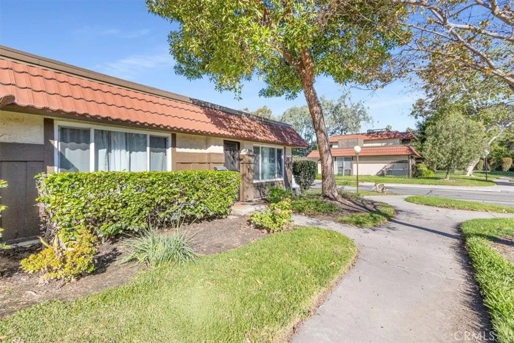 Photo of 1425 N Parkhaven, Anaheim, CA 92801 (MLS # CV26044505)