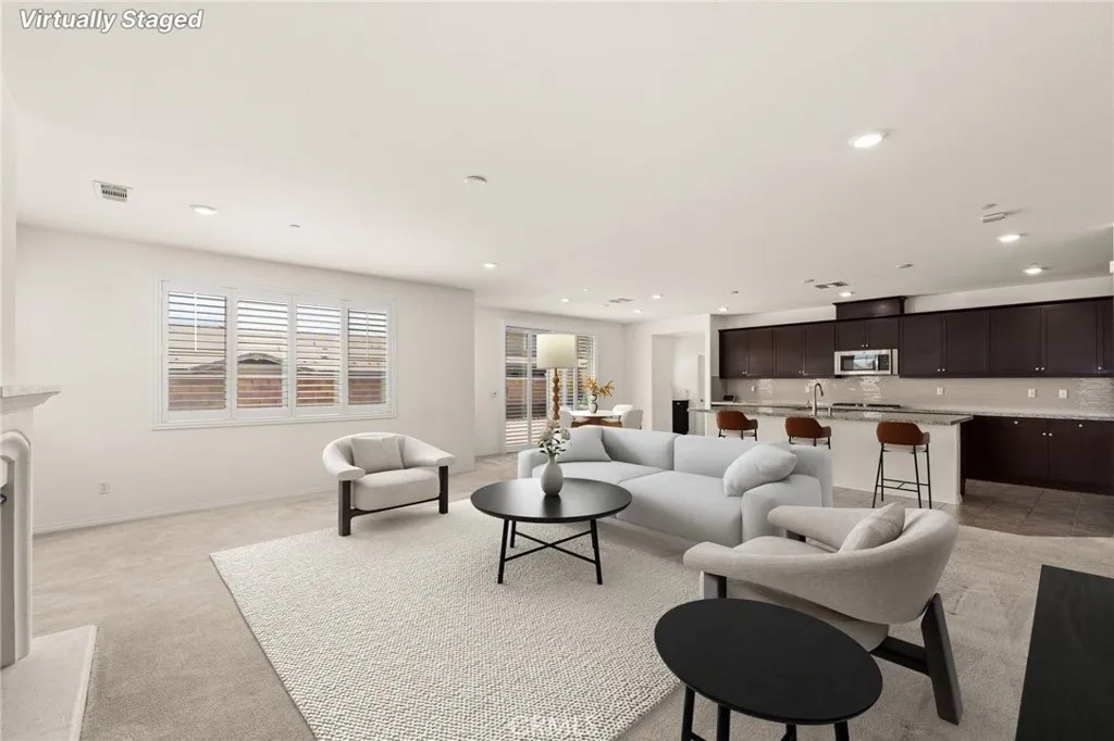 5562 Royal Oaks
