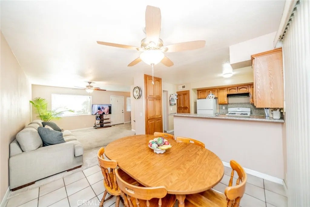 1455 N Elderberry