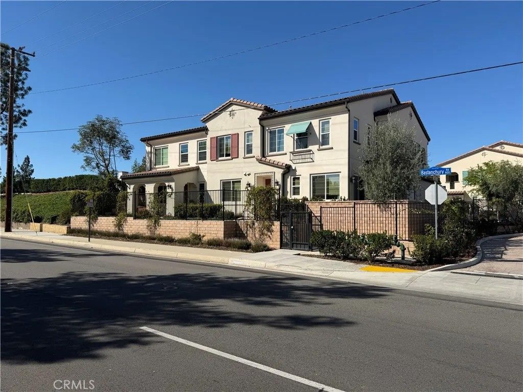 Photo of 812 Arletta, Fullerton, CA 92835 (MLS # DW26046352)