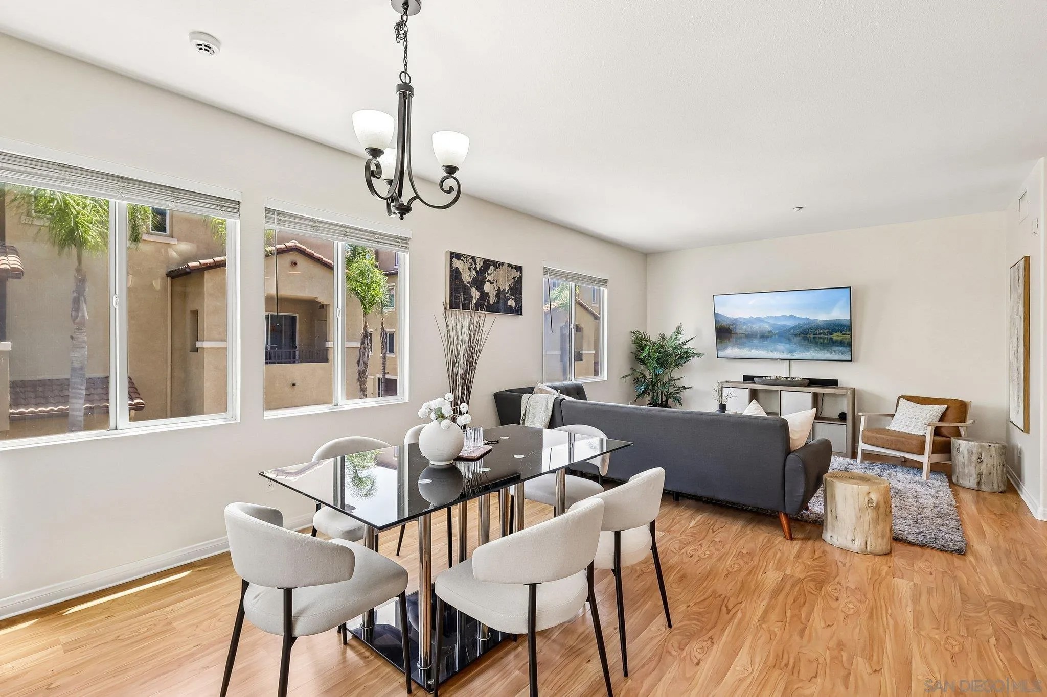 5444 Zeil Pl