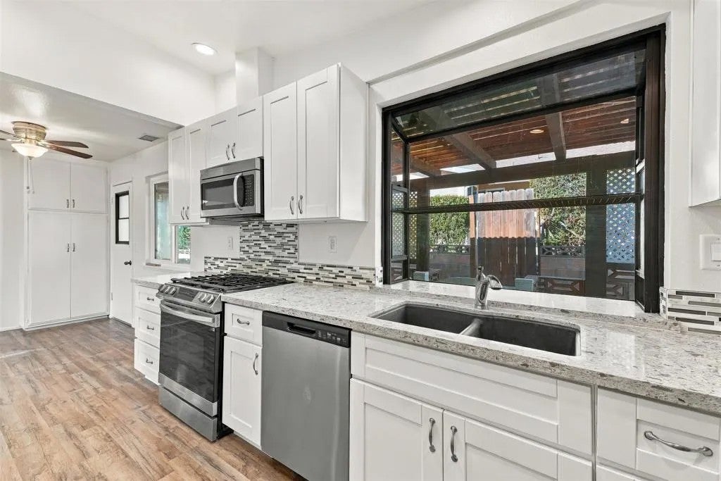 910 La Fiesta Lane