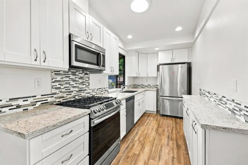910 La Fiesta Lane