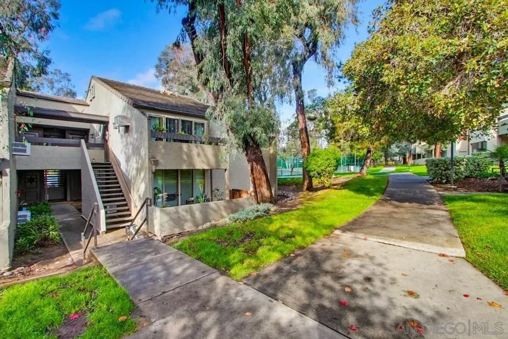 Photo of 1350 N Escondido Blvd #67, Escondido, CA 92026 (MLS # 2600459)