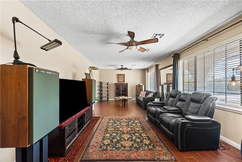 5055 W Avenue K12
