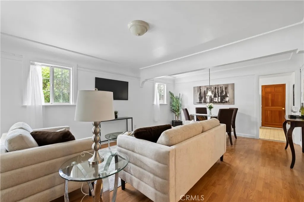 1328 S Record Ave