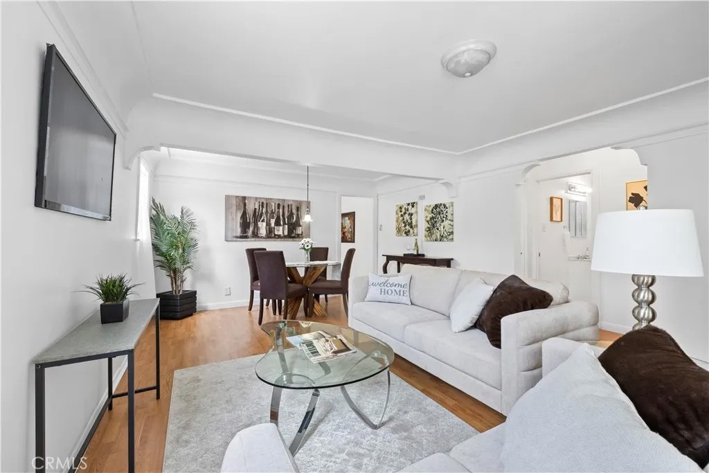 1328 S Record Ave