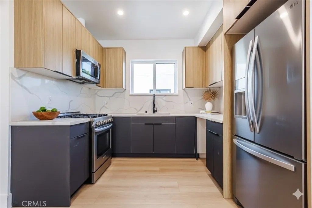 Photo of 5207 W 20th St, Los Angeles, CA 90016 (MLS # BB25276317)