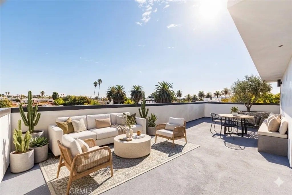 Photo of 5207 W 20th St, Los Angeles, CA 90016 (MLS # BB25276317)