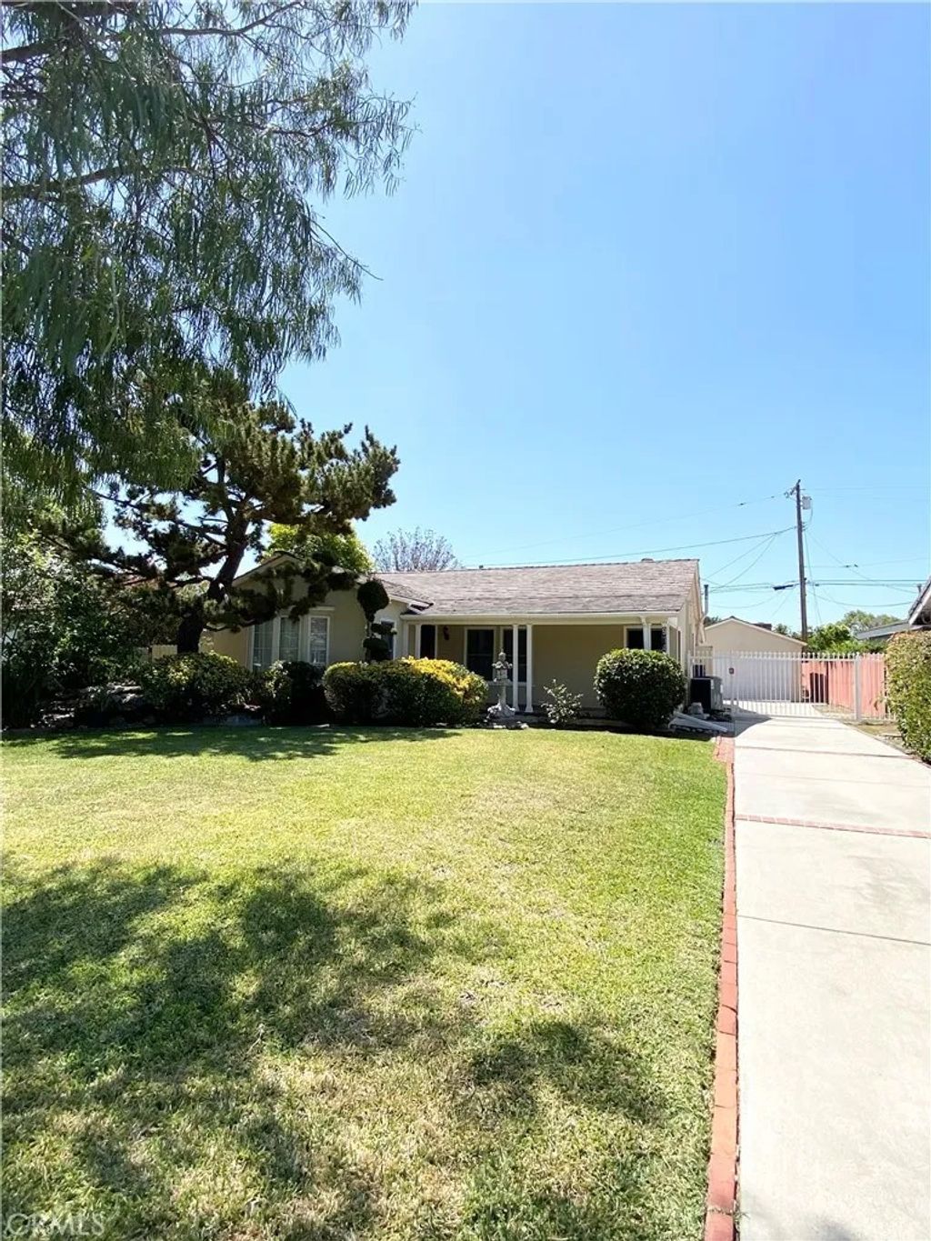 Photo of 914 Coronado Dr, Arcadia, CA 91007 (MLS # AR26085035)