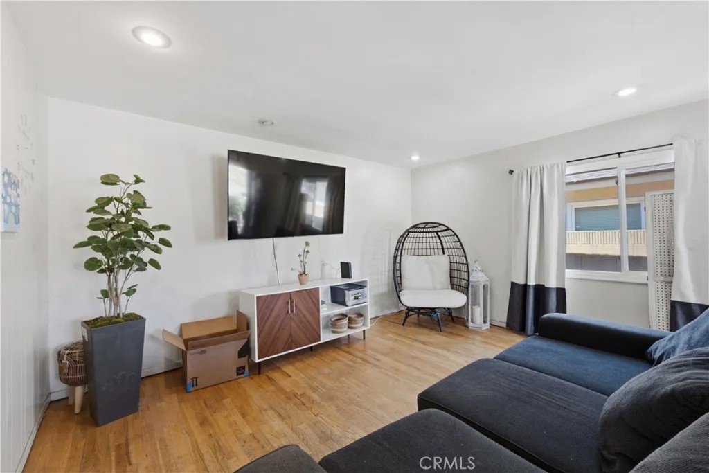 1226 W Mc Gill
