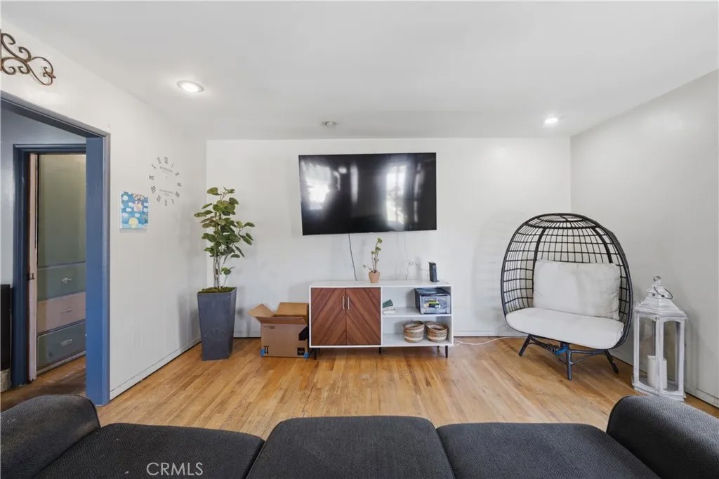1226 W Mc Gill