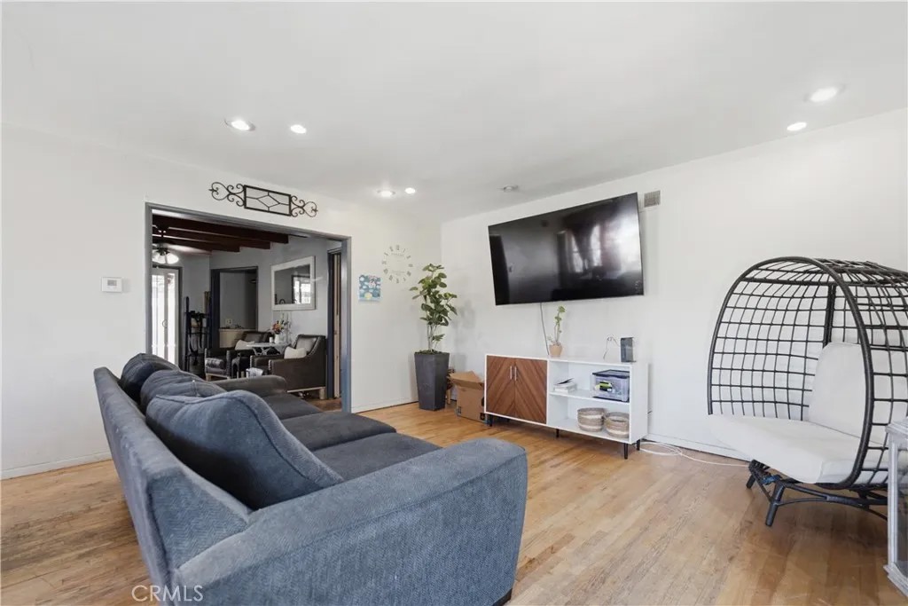1226 W Mc Gill