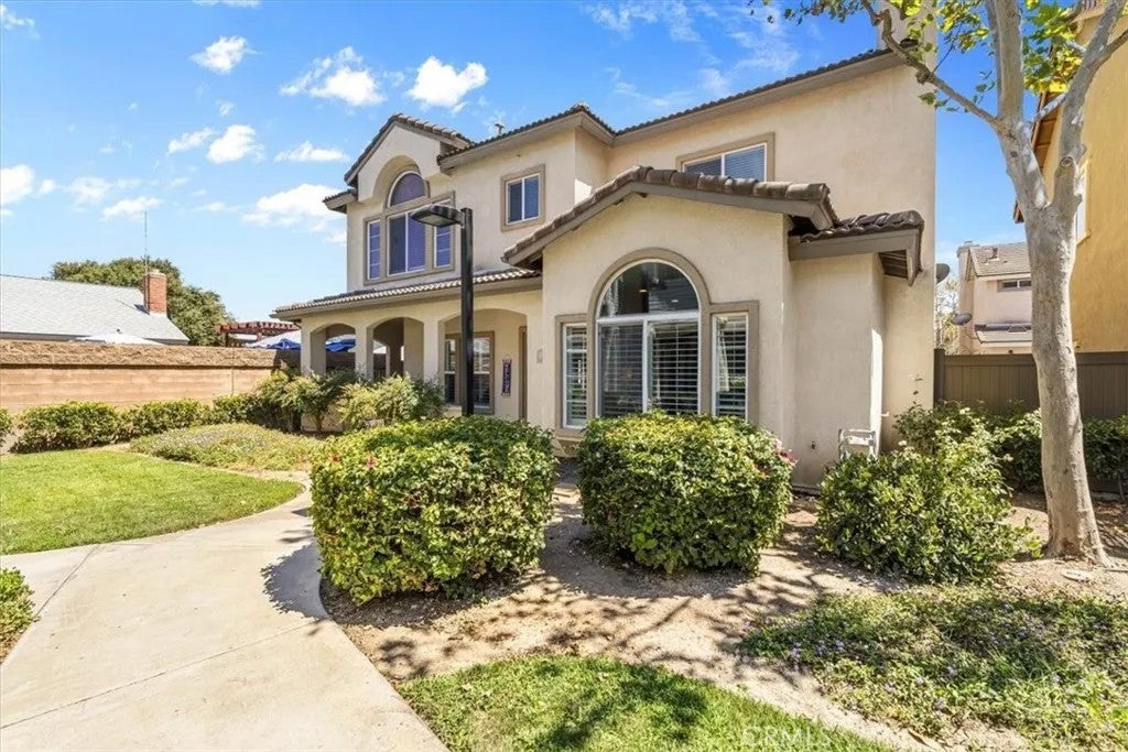 4939 Plumtree Court