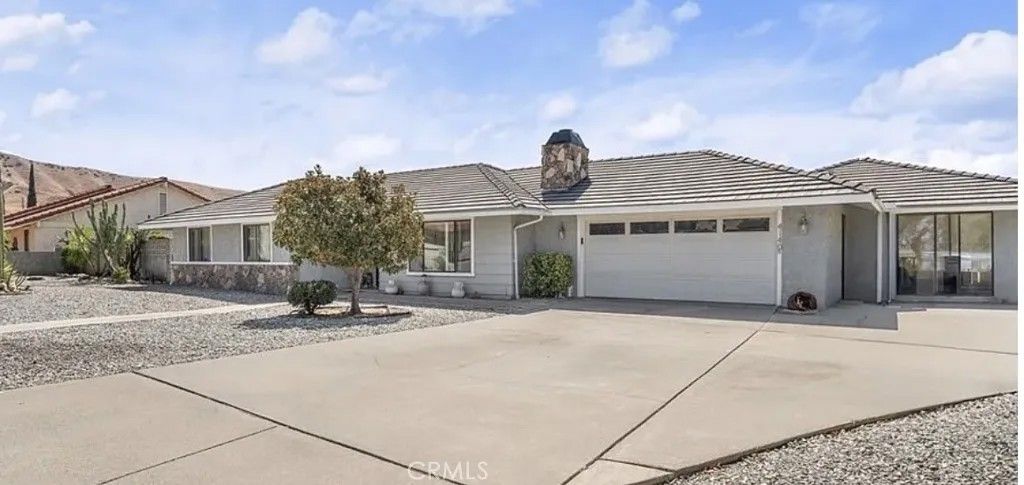 Photo of 4140 Mockingbird Ln, Banning, CA 92220 (MLS # DW26023514)