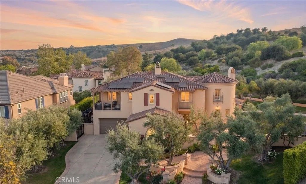 Photo of 26962 Alsace DR, Calabasas, CA 91302 (MLS # SR26104542)