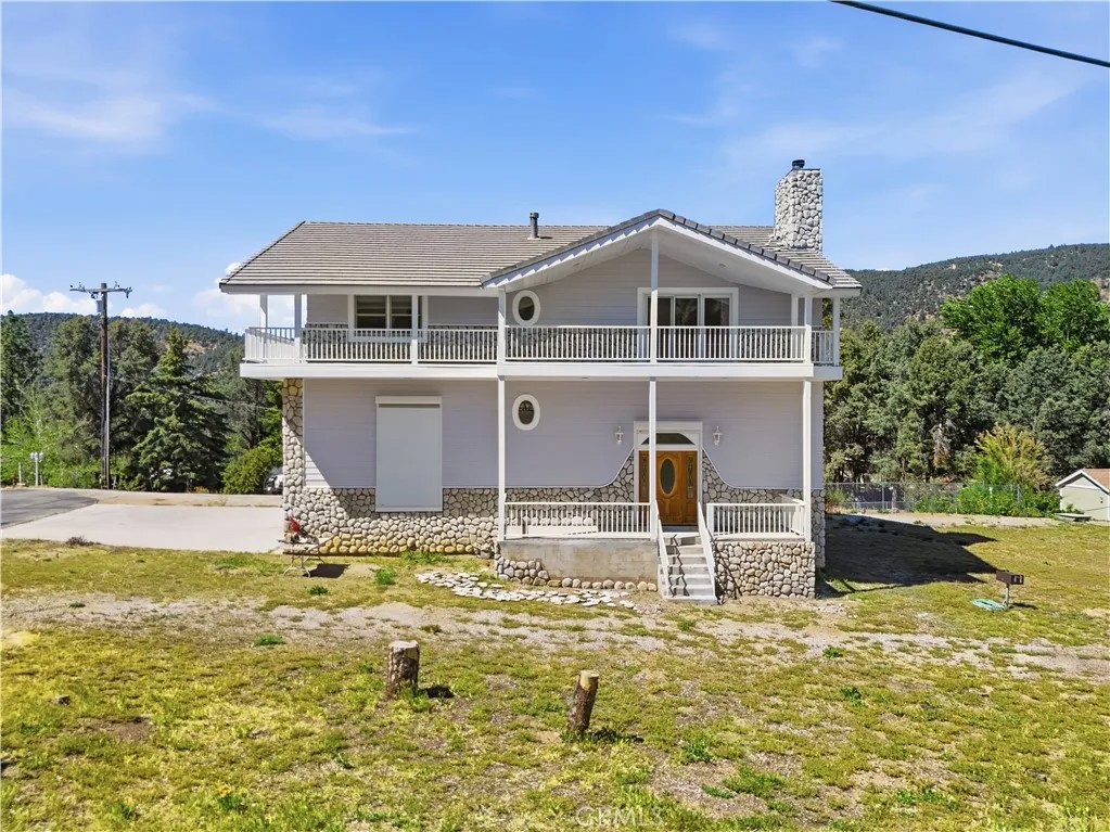 8905 Deer Trail