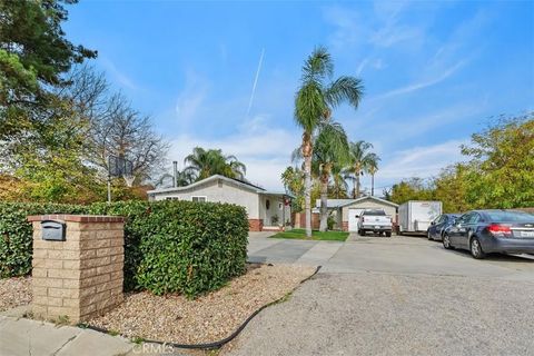 Photo of 4822 E Lincoln Ave, Hemet, CA 92544 (MLS # OC25279853)