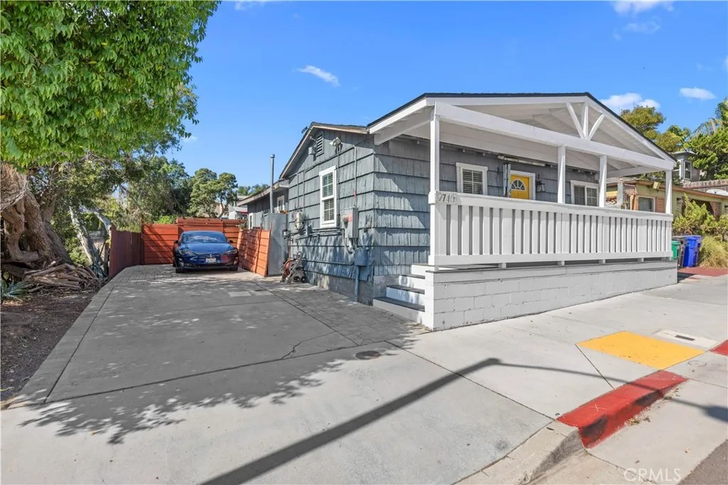 2748 30th Street