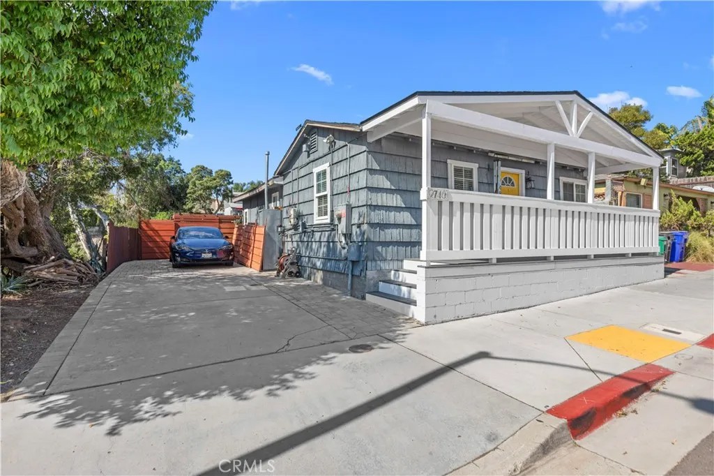 2748 30th Street