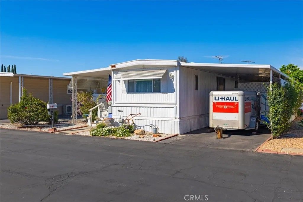 Photo of 43531 E Acacia Ave #66, Hemet, CA 92544 (MLS # SW26063650)