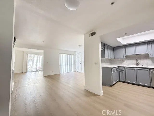 116 W Maple Street 16